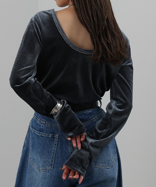 COLONY 2139（コロニートゥーワンスリーナイン）の「2WAYベロアロングスリーブTOPS（Tシャツ/カットソー・レディース・チャコールグレー/ブルー/アイボリー/カーキ・FREE）」の20枚目の写真