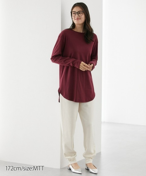 slattgir(スラットジール)の「高身長 綿100%ラウンドヘムロング丈Tシャツ (トールサイズ)(Tシャツ/カットソー・レディース・オフホワイト/ブラック/グリーン/カーキ/杢グレー/ワインレッド/ブルー・3L/LL/4L/L/M/5L)」の11枚目の写真