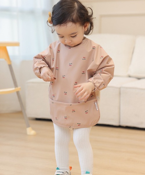 aimoha（アイモハ）の「【aimoha-KIDS-】子供服　かわいい防水ポケット付き食事服（スタイ/よだれかけ・キッズ・ピンク系その他2/ベージュ/ブラウン/ピンク系その他/ホワイト系その他/ダークグレー/ピンク系その他3・MEDIUM）」の5枚目の写真