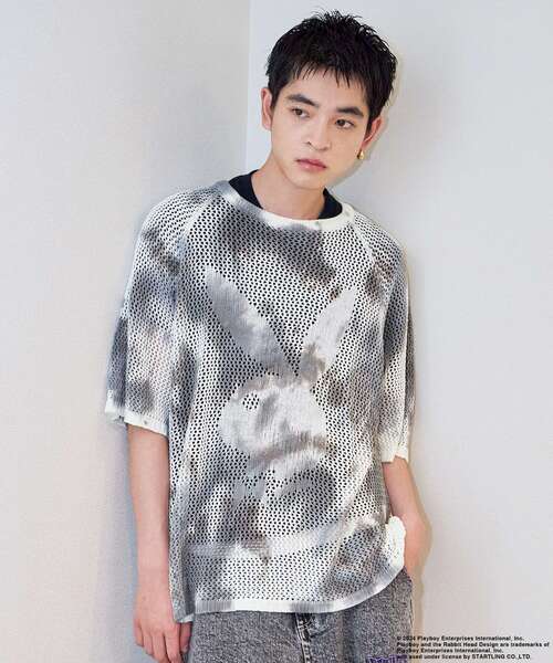 PLAYBOY(プレイボーイ)の「【SEQUENZ】PBHC TIE-DYE KNIT S/S TEE / 半袖 PLAYBOY×SEQUENZ メッシュニット ブランドロゴ ビックサイズ バニー ラビット ヘッド(ニット/セーター・メンズ・チャコール/パープル系その他3/ブルーグレー・MEDIUM/LARGE/X-LARGE)」の4枚目の写真