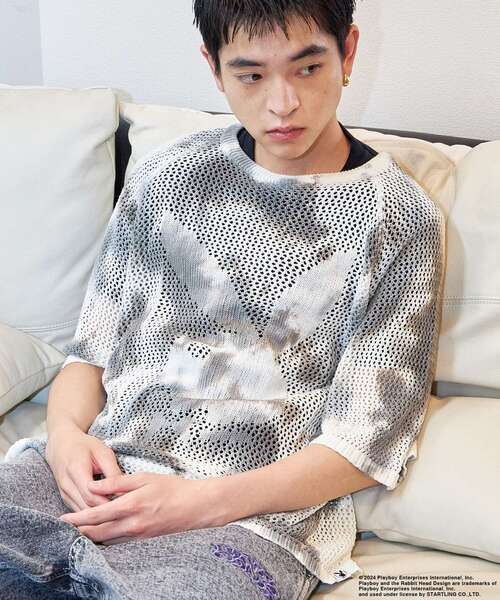 PLAYBOY(プレイボーイ)の「【SEQUENZ】PBHC TIE-DYE KNIT S/S TEE / 半袖 PLAYBOY×SEQUENZ メッシュニット ブランドロゴ ビックサイズ バニー ラビット ヘッド(ニット/セーター・メンズ・チャコール/パープル系その他3/ブルーグレー・MEDIUM/LARGE/X-LARGE)」の7枚目の写真