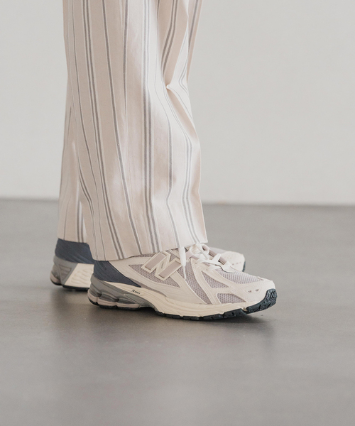 EDIFICE(エディフィス)の「シルクネップ ストライプパンツ(スラックス・メンズ・アイボリー・SMALL/MEDIUM/LARGE)」の14枚目の写真