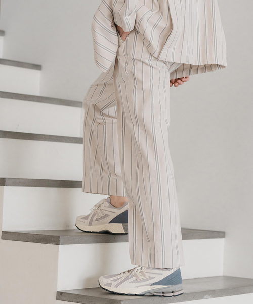 EDIFICE(エディフィス)の「シルクネップ ストライプパンツ(スラックス・メンズ・アイボリー・SMALL/MEDIUM/LARGE)」の11枚目の写真