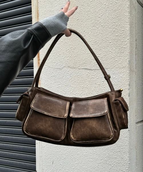 Chikashitsu +（チカシツプラス）の「ストリートファッション Chikashitsu + チカシツプラス vintage mini hand bag バッグ ハンドバッグ 合成皮革 ヴィンテージバッグ 大容量バッグ 韓国ファッション 韓国ストリート（ハンドバッグ・メンズ・ブラック/ブラウン・ONE SIZE）」の2枚目の写真