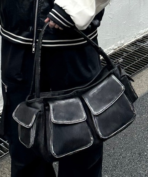 Chikashitsu +（チカシツプラス）の「ストリートファッション Chikashitsu + チカシツプラス vintage mini hand bag バッグ ハンドバッグ 合成皮革 ヴィンテージバッグ 大容量バッグ 韓国ファッション 韓国ストリート（ハンドバッグ・メンズ・ブラック/ブラウン・ONE SIZE）」の5枚目の写真