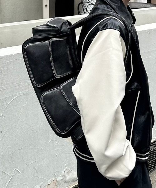 Chikashitsu +（チカシツプラス）の「ストリートファッション Chikashitsu + チカシツプラス vintage mini hand bag バッグ ハンドバッグ 合成皮革 ヴィンテージバッグ 大容量バッグ 韓国ファッション 韓国ストリート（ハンドバッグ・メンズ・ブラック/ブラウン・ONE SIZE）」の6枚目の写真