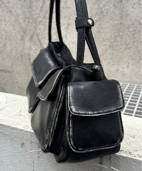 Chikashitsu +（チカシツプラス）の「ストリートファッション Chikashitsu + チカシツプラス vintage mini hand bag バッグ ハンドバッグ 合成皮革 ヴィンテージバッグ 大容量バッグ 韓国ファッション 韓国ストリート（ハンドバッグ・メンズ・ブラック/ブラウン・ONE SIZE）」の10枚目の写真