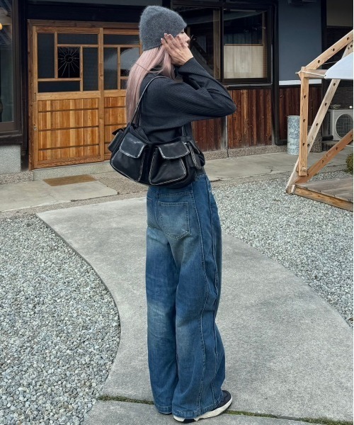 Chikashitsu +（チカシツプラス）の「ストリートファッション Chikashitsu + チカシツプラス vintage mini hand bag バッグ ハンドバッグ 合成皮革 ヴィンテージバッグ 大容量バッグ 韓国ファッション 韓国ストリート（ハンドバッグ・メンズ・ブラック/ブラウン・ONE SIZE）」の4枚目の写真
