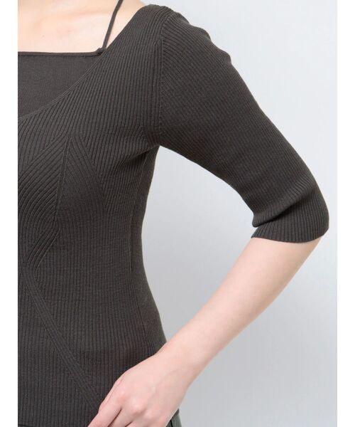 LAGUNAMOON(ラグナムーン)の「バッククロスレイヤードニットプルオーバー(ニット/セーター・レディース・アイボリー/チャコールグレー/オレンジ・FREE)」の18枚目の写真