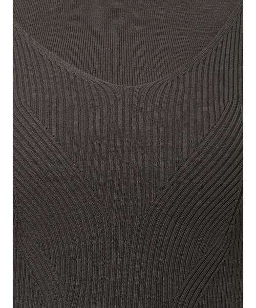 LAGUNAMOON(ラグナムーン)の「バッククロスレイヤードニットプルオーバー(ニット/セーター・レディース・アイボリー/チャコールグレー/オレンジ・FREE)」の7枚目の写真