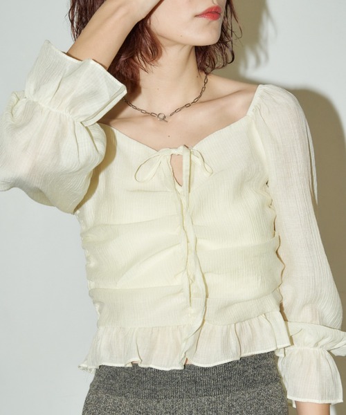 Auntie Rosa Holiday(アンティローザホリデー)の「シャーリングクロップドブラウス(シャツ/ブラウス・レディース・ブラック/イエロー/オフホワイト・FREE)」の3枚目の写真