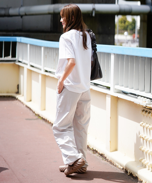 Calvin Klein（カルバン・クライン）の「【Calvin Klein / カルバン クライン】US SS STANDARD LOGO TEE（Tシャツ/カットソー・レディース・ホワイト/パープル/ブラック・SMALL）」の11枚目の写真