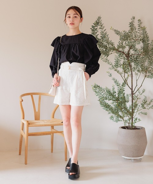 mysty woman（ミスティウーマン）の「【WEB限定アイテム】フリルショルダーブラウス　119181（シャツ/ブラウス・レディース・ピンク/オフホワイト/ブラック/ライトブルー・FREE）」の15枚目の写真