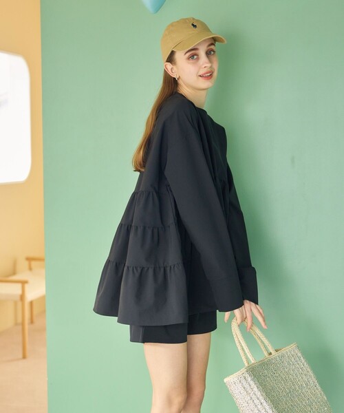 FREAK'S STORE（フリークスストア）の「限定展開　ギャザー フリル チュニック 2セット ラッシュガード（水陸両用）（水着・レディース・チャコール/ベージュ/オレンジ/グリーン/ブラック・ﾌﾘ-）」の10枚目の写真