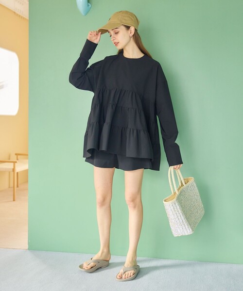 FREAK'S STORE（フリークスストア）の「限定展開　ギャザー フリル チュニック 2セット ラッシュガード（水陸両用）（水着・レディース・チャコール/ベージュ/オレンジ/グリーン/ブラック・ﾌﾘ-）」の15枚目の写真