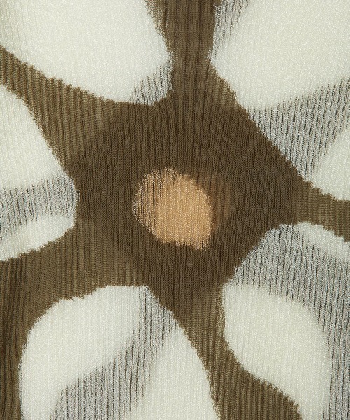 leinwande（ラインヴァンド）の「Eniko Katalin Botanical Sheer Intarsia Top（Tシャツ/カットソー・レディース・ブラウン/カーキ/ベージュ・FREE）」の5枚目の写真