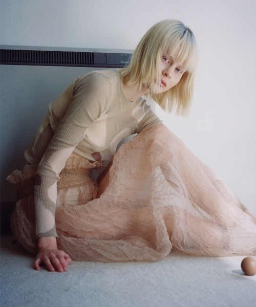 leinwande（ラインヴァンド）の「Eniko Katalin Botanical Sheer Intarsia Top（Tシャツ/カットソー・レディース・ブラウン/カーキ/ベージュ・FREE）」の9枚目の写真