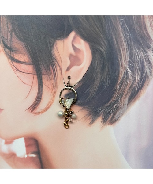 tone(トーン)の「【musk】イタリー製ガラスボタン×パールのイヤリング(MA)(イヤリング・レディース・シルバー・FREE)」の8枚目の写真