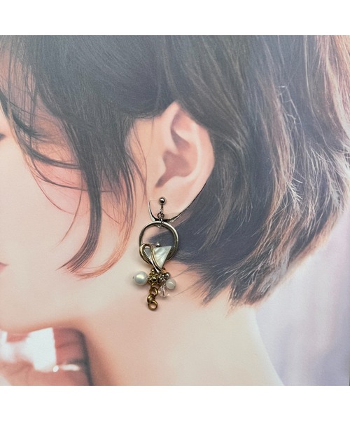 tone(トーン)の「【musk】イタリー製ガラスボタン×パールのイヤリング(MA)(イヤリング・レディース・シルバー・FREE)」の9枚目の写真