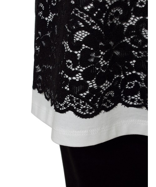 Mila Owen（ミラオーウェン）の「レースレイヤードカットソーブラウス