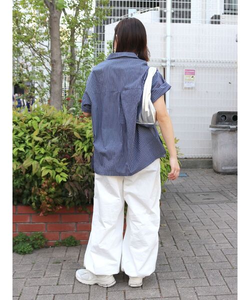 Ungrid（アングリッド）の「【WEB限定】ハーフスリーブチェックルーズシャツ（シャツ/ブラウス・レディース・ネイビー/ブルー/オフホワイト・FREE）」の7枚目の写真