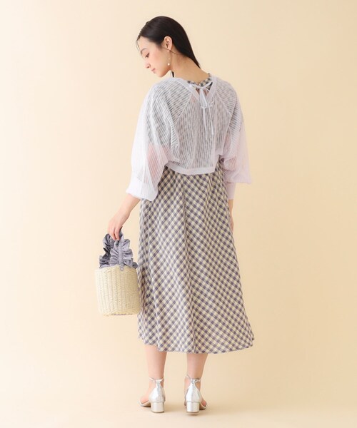 index(インデックス)の「◆ラメシアーボレロカーディガン リネン混【手洗い可】(カーディガン/ボレロ・レディース・パープル/ブラック/オフホワイト・00)」の6枚目の写真