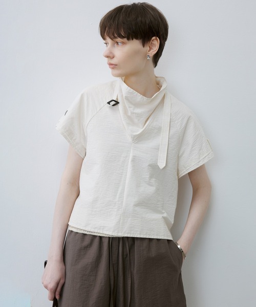 tageechita(タジチタ)の「【tageechita】バックルハイネック クロップドシャツブラウス(シャツ/ブラウス・レディース・アイボリー・S/M/L)」の11枚目の写真