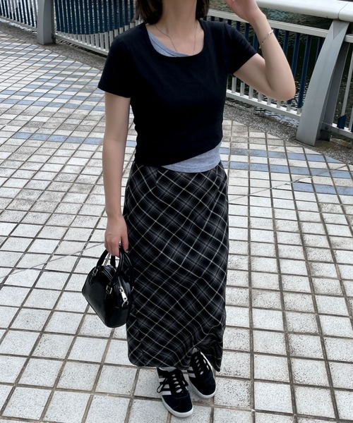 WEGO(ウィゴー)の「WEGO/アシンメトリーバイカラートップス(Tシャツ/カットソー・レディース・ブラック/ホワイト・FREE)」の4枚目の写真