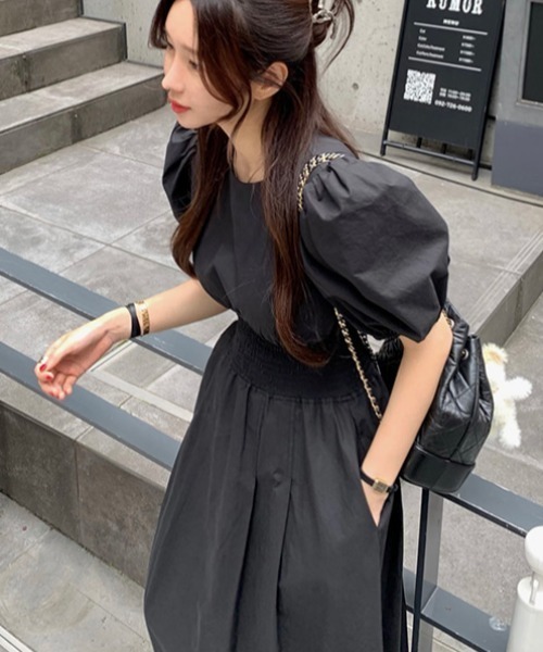 ABITOKYO(アビトーキョー)の「ウエストシャーリングパフスリーブロングワンピース(ワンピース・レディース・ブラック/ホワイト・L/M/XL)」の7枚目の写真