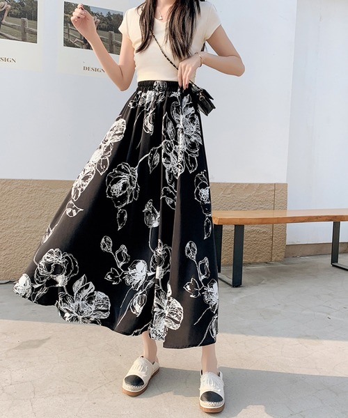 Primazel(プリマゼル)の「ボタニカル柄フレアロングスカート(スカート・レディース・ホワイト/ブラック・M)」の18枚目の写真