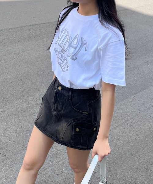 fiere(フィエール)の「メタリックプリント半袖Tシャツ(Tシャツ/カットソー・レディース・ホワイト・L/M/S)」の3枚目の写真