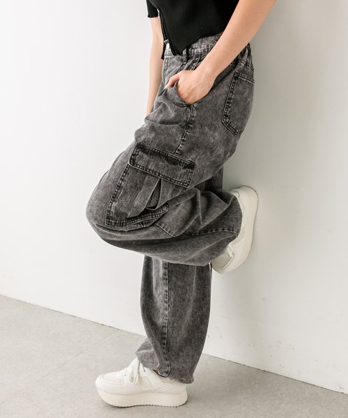 OLIVE des OLIVE（オリーブデオリーブ）の「【WEB限定】デニムカーゴパンツ（デニムパンツ・レディース・ブルー/ブラック/サックスブルー・FREE）」の12枚目の写真