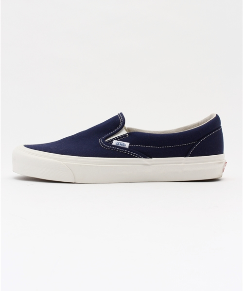 SILAS(サイラス)の「VANS OG CLASSIC SLIP ON LX(スニーカー・メンズ・ネイビー・23cm/23.5cm/24cm/27cm)」の2枚目の写真