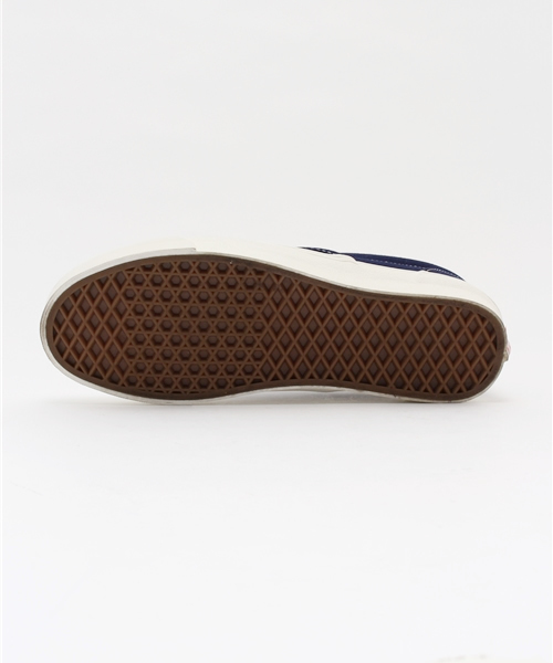 SILAS(サイラス)の「VANS OG CLASSIC SLIP ON LX(スニーカー・メンズ・ネイビー・23cm/23.5cm/24cm/27cm)」の3枚目の写真