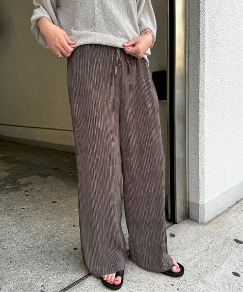 LBC（エルビーシー）の「プリーツイージーパンツ（その他パンツ・レディース・ダークラベンダー/グリーン系その他/グレー/ブラウン/ブラック・M）」の18枚目の写真