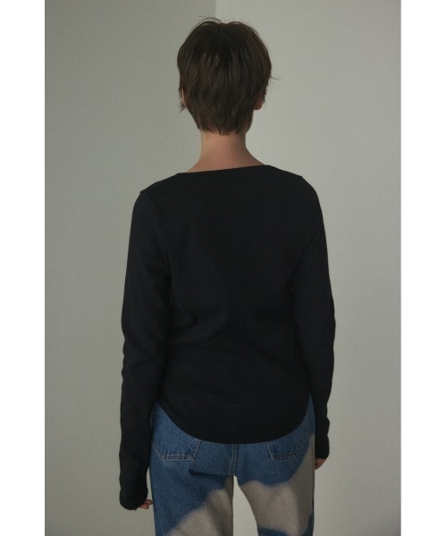 BLACK BY MOUSSY（ブラックバイマウジー）の「v neck tight tops(Vネックタイトトップス)（Tシャツ/カットソー・レディース・ブラウン/レッド/ブラック/オフホワイト/グレー・FREE）」の11枚目の写真