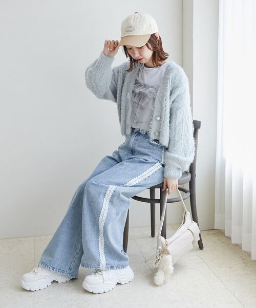 MAJESTIC LEGON（マジェスティックレゴン）の「フラワーモチーフボタンケーブルカーデ（カーディガン/ボレロ・レディース・ピンク/ライトグリーン/オフホワイト/ブルー/チャコールグレー・MEDIUM）」の12枚目の写真