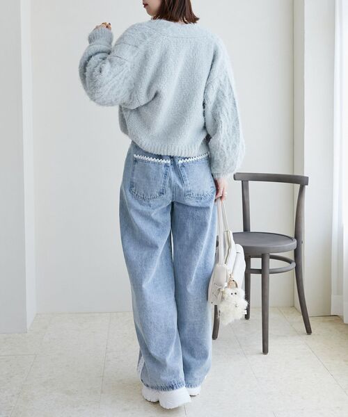 MAJESTIC LEGON（マジェスティックレゴン）の「フラワーモチーフボタンケーブルカーデ（カーディガン/ボレロ・レディース・ピンク/ライトグリーン/オフホワイト/ブルー/チャコールグレー・MEDIUM）」の15枚目の写真