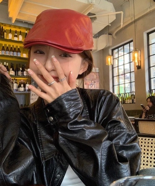 SHEENA（シーナ）の「フェイクレザーハンチング帽（ハンチング/ベレー帽・レディース・ブラック/レッド・FREE）」の7枚目の写真