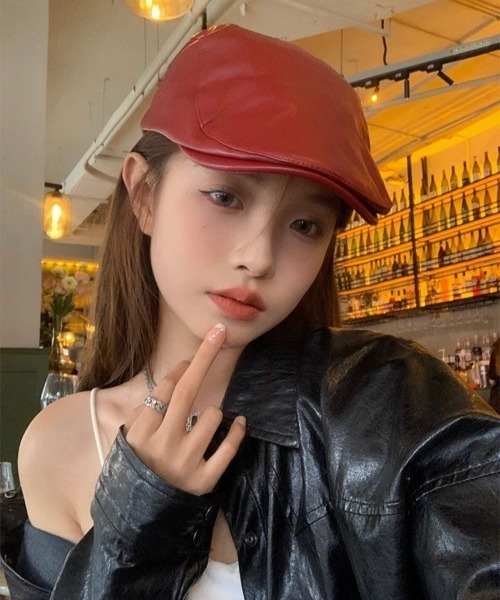 SHEENA（シーナ）の「フェイクレザーハンチング帽（ハンチング/ベレー帽・レディース・ブラック/レッド・FREE）」の6枚目の写真