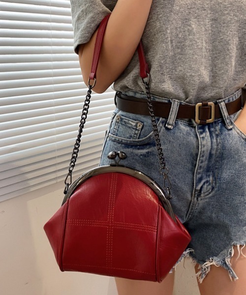 mebole(メボレ)の「がま口 ビンテージショルダーバッグ(ショルダーバッグ・レディース・ホワイト/ブラック×ホワイト/ピンク/レッド/ブラック・FREE)」の5枚目の写真