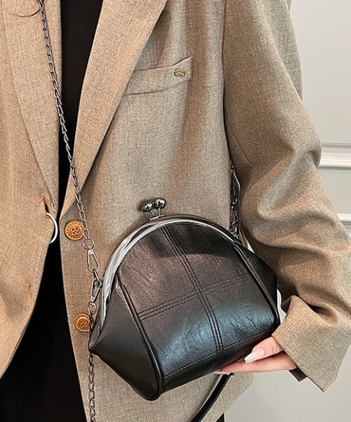 mebole(メボレ)の「がま口 ビンテージショルダーバッグ(ショルダーバッグ・レディース・ホワイト/ブラック×ホワイト/ピンク/レッド/ブラック・FREE)」の3枚目の写真