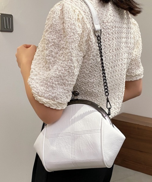 mebole(メボレ)の「がま口 ビンテージショルダーバッグ(ショルダーバッグ・レディース・ホワイト/ブラック×ホワイト/ピンク/レッド/ブラック・FREE)」の22枚目の写真