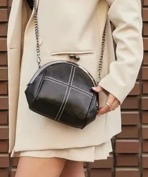 mebole(メボレ)の「がま口 ビンテージショルダーバッグ(ショルダーバッグ・レディース・ホワイト/ブラック×ホワイト/ピンク/レッド/ブラック・FREE)」の8枚目の写真