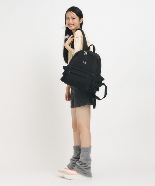 PINK-latte（ピンクラテ）の「◆【容量約15L】フリルリュック（バックパック/リュック・キッズ・ホワイト/ブラック/ライトブルー・00）」の3枚目の写真