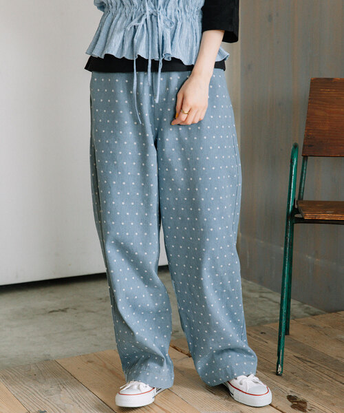 POU DOU DOU（プードゥドゥ）の「ドットプリントデニムパンツ（デニムパンツ・レディース・ブラック/パープル系・M）」の3枚目の写真