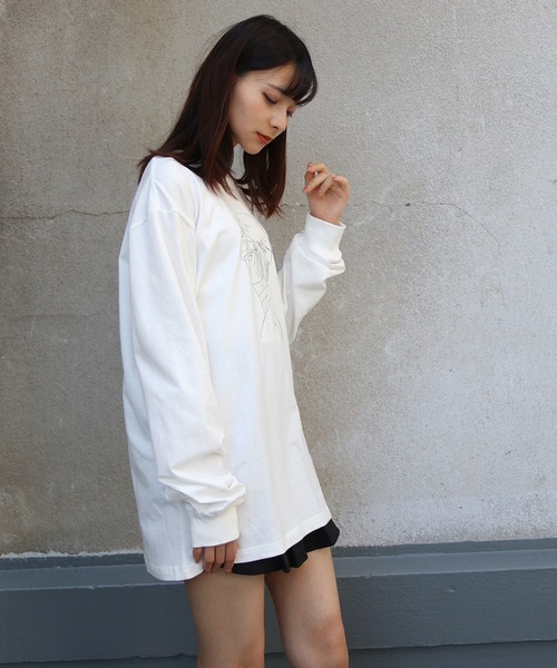 UNIT CHEST（ユニットチェスト）の「【UNIT CHEST】unique unisex long sleeve T-shirt/ユニークユニセックス ロンT  the girl by Ayumi Takamoto（Tシャツ/カットソー・レディース・ブラック/ホワイト・S/L/M）」の6枚目の写真