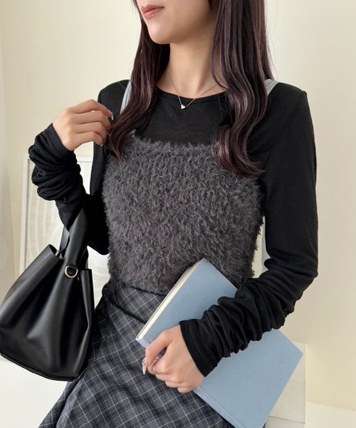 one after another NICE CLAUP(ワンアフターアナザーナイスクラップ)の「【WEB限定商品】袖シャーリングトップス(Tシャツ/カットソー・レディース・杢グレー/アイボリー/ブラック・FREE)」の3枚目の写真