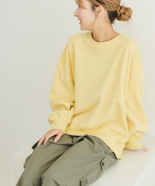 ITEMS URBANRESEARCH（アイテムズ アーバンリサーチ）の「エアリータッチクルーネックスウェット（スウェット・レディース・チャコールグレー/イエロー/オフホワイト・FREE）」の3枚目の写真