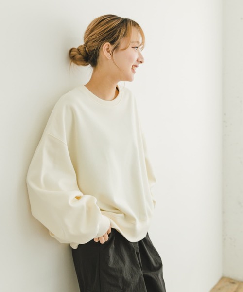 ITEMS URBANRESEARCH（アイテムズ アーバンリサーチ）の「エアリータッチクルーネックスウェット（スウェット・レディース・チャコールグレー/イエロー/オフホワイト・FREE）」の5枚目の写真